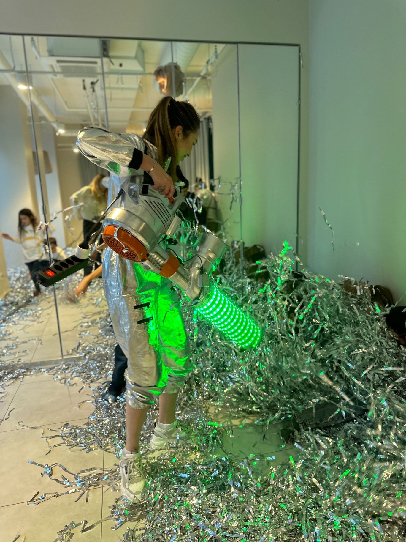 Silver Paper Disco + machine + 10–20 kg silver paper
